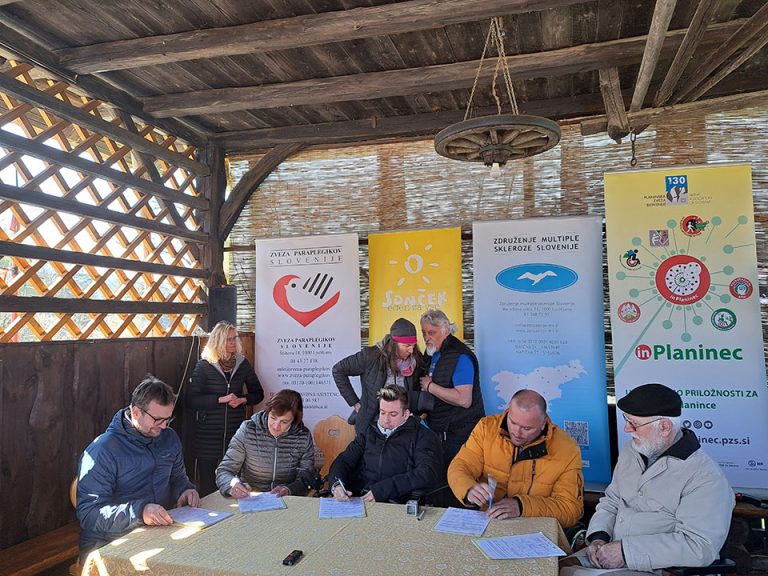 Začenja se akcija Gibalno ovirani gore osvajajo 2023