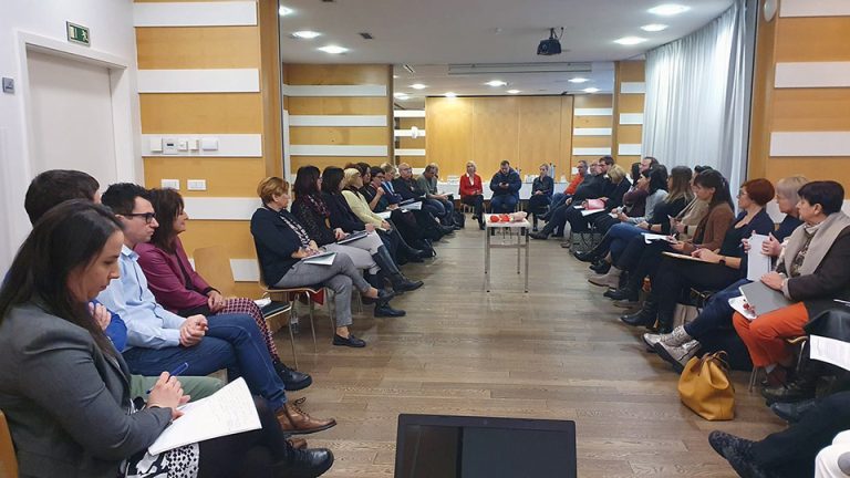 Okrogla miza o vključujoči in realni deinstitucionalizaciji v Sloveniji
