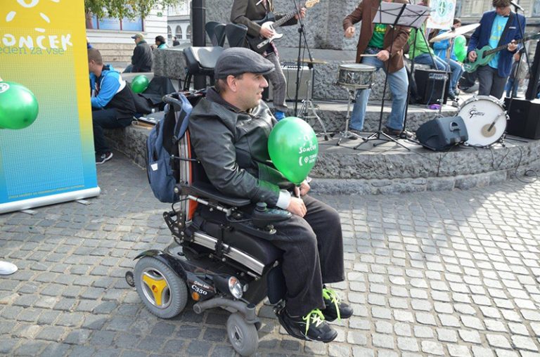 Zakon o socialnem vključevanju invalidov