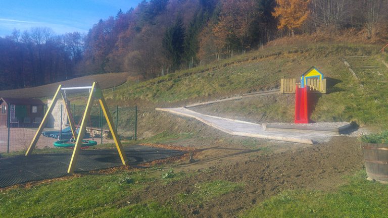 Vabilo na otvoritev doniranih otroških igral v Centru Sonček Vrtiče