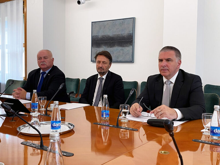 Zakonodajna iniciativa za spremembo ZVDZ