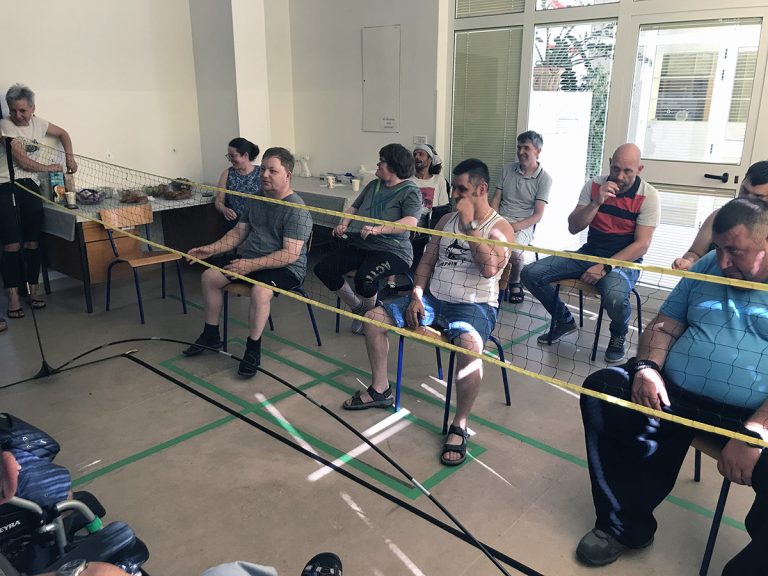 Spodbujanje vključujočih socialnih in prostočasnih dejavnosti za mlade z različnimi oviranostmi