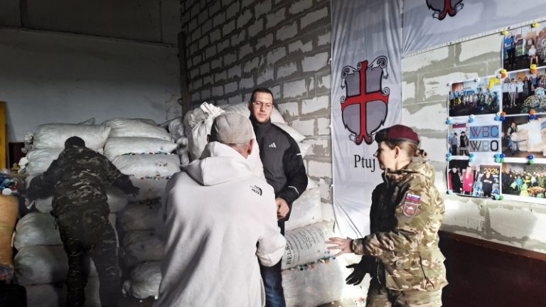 Kristjan Čeh pomagal pri tovorjenju zamaškov za Sonček
