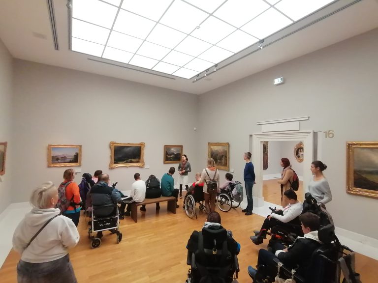 Sončkovi centri obiskali Narodno galerijo in sodelovali na ustvarjalni delavnici