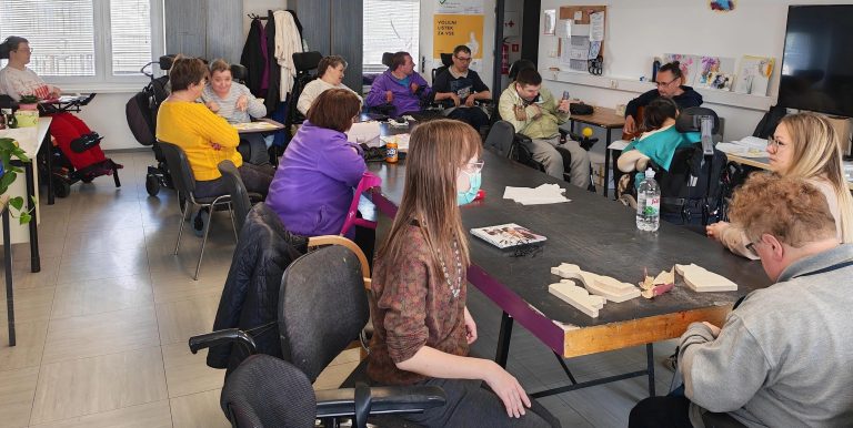 V Centru Sonček Maribor smo se pridružili Vseslovenskemu petju s srci