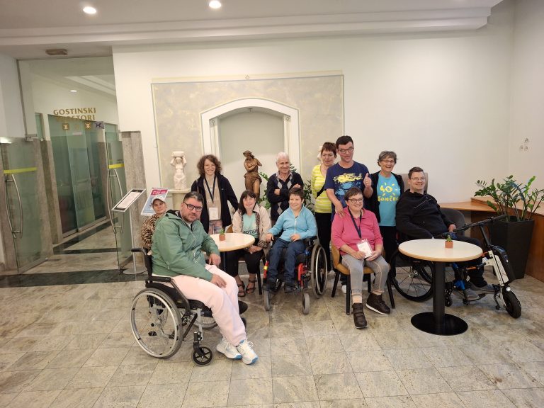 Zadnja letošnja rehabilitacija v Laškem: terapije, prijateljstva in ljubezenska zgodba, ki traja že 21 let